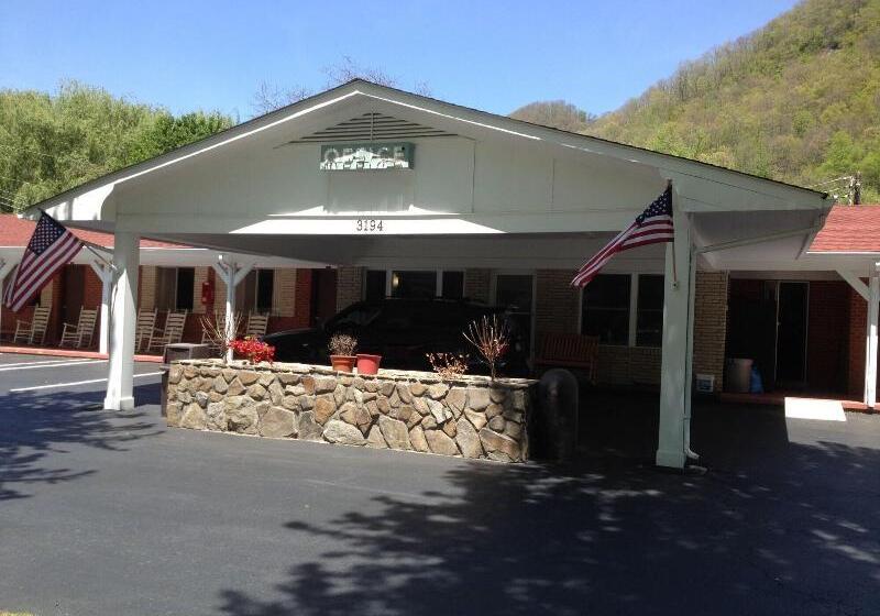 Travelowes Motel Maggie Valley