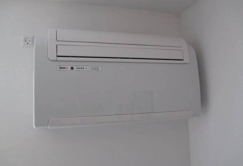 White House Hotel Apartments