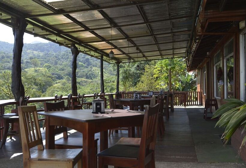 Chateau Arenal Hotel & Restaurante