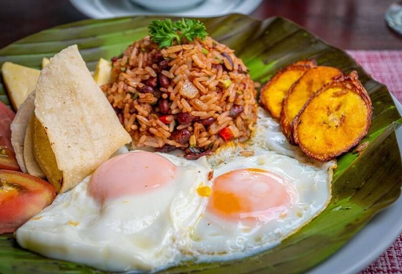 Chateau Arenal Hotel & Restaurante