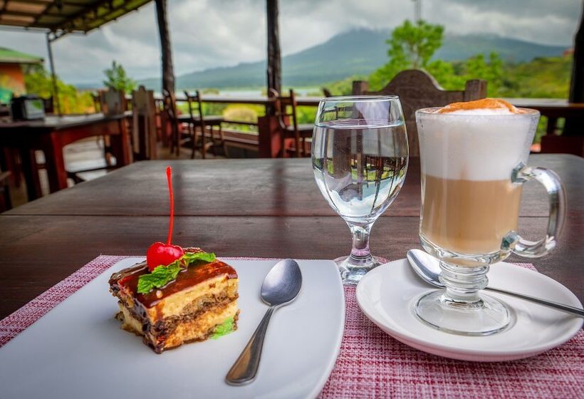 Chateau Arenal Hotel & Restaurante