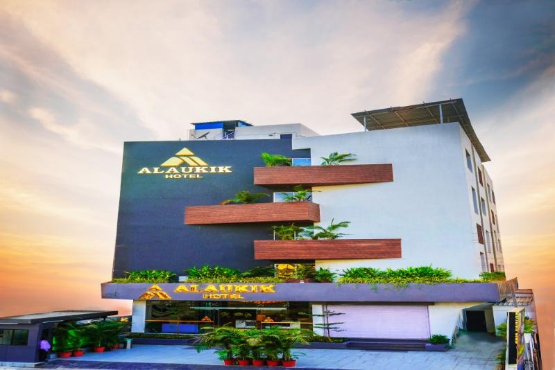 فندق Alaukik