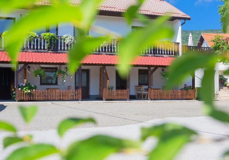 בית מלון כפרי Apartments Lake Plitvice