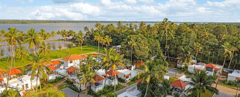 Отель Club Mahindra Arookutty