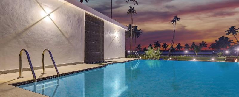 Отель Club Mahindra Arookutty