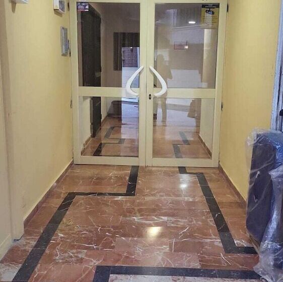 호텔 Puerta Del Sol Trm