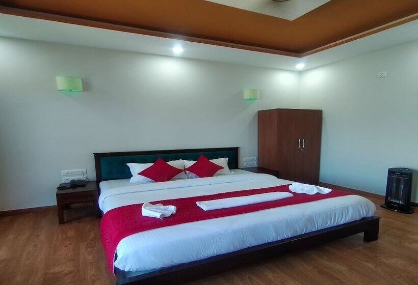 בית מלון כפרי Satopanth The Auli Resort