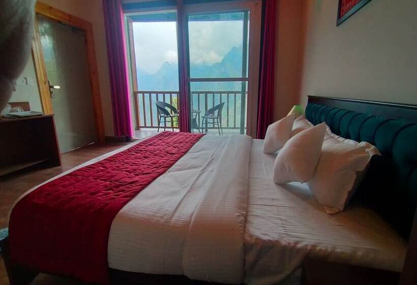 בית מלון כפרי Satopanth The Auli Resort