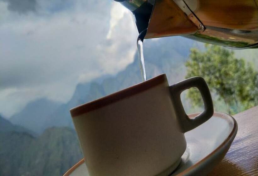 בית מלון כפרי Satopanth The Auli Resort