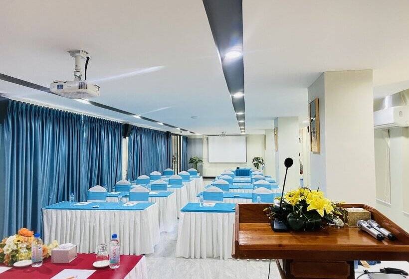 Отель Kampot Sunny