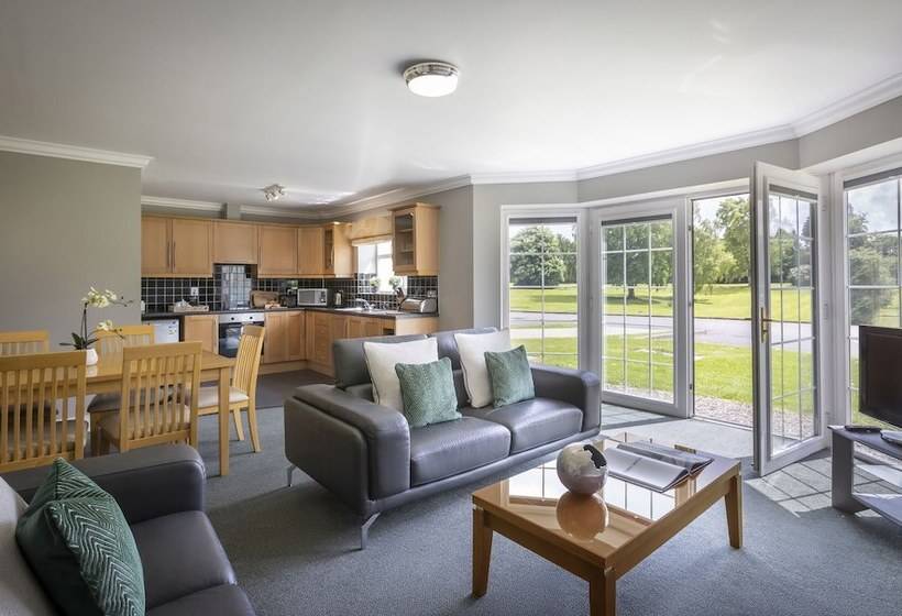 فندق The Flesk River Apartments