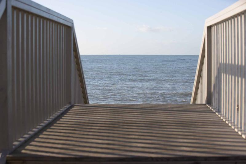 Отель The Relais Cooden Beach