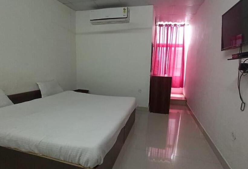 בית מלון כפרי Oyo 82000 Khs