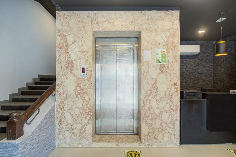 호텔 Oyo Townhouse 430 Everest