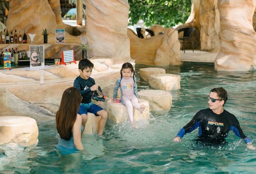 Отель Phuket Emerald Beach Resort