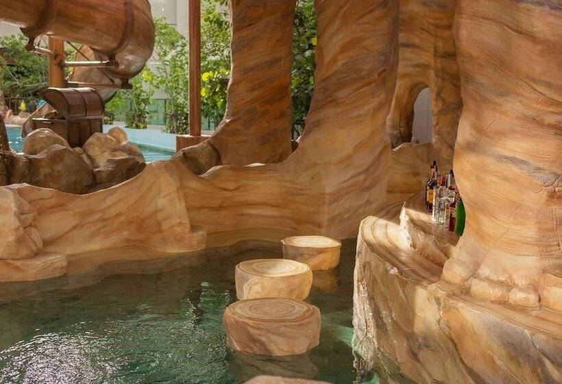 Отель Phuket Emerald Beach Resort