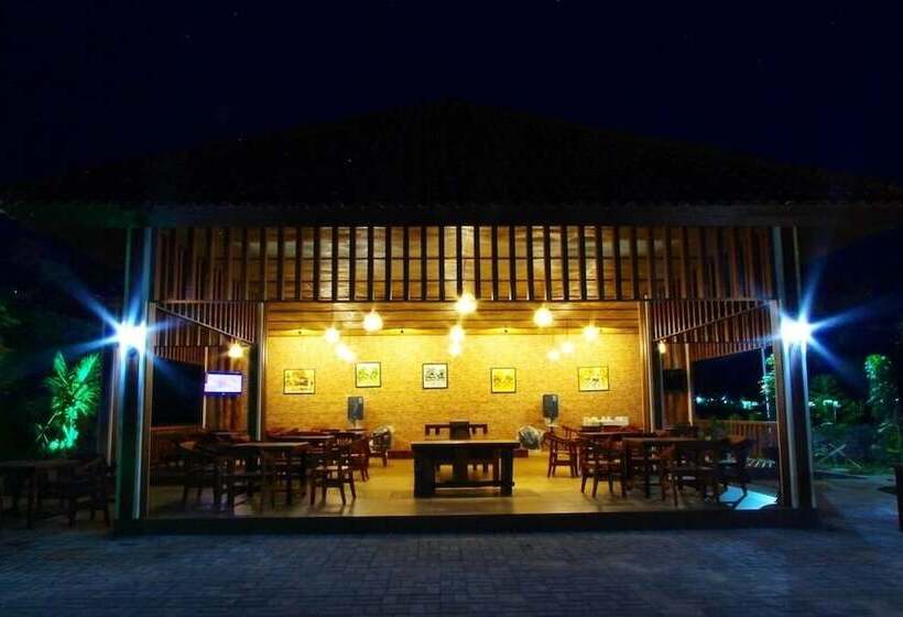 בית מלון כפרי Dayang Resort Singkawang