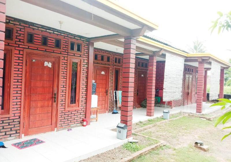 فندق Oyo 3303 Penginapan Putri Asih Sawarna