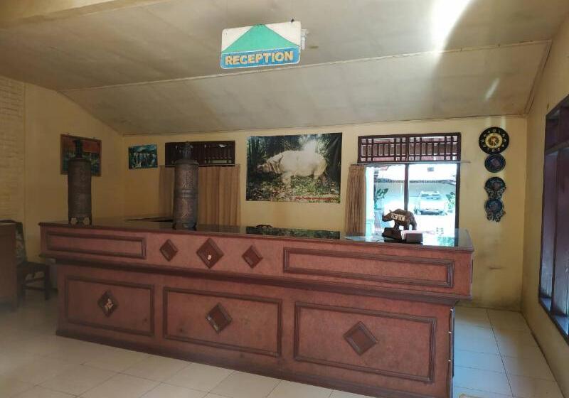 فندق Oyo 3303 Penginapan Putri Asih Sawarna