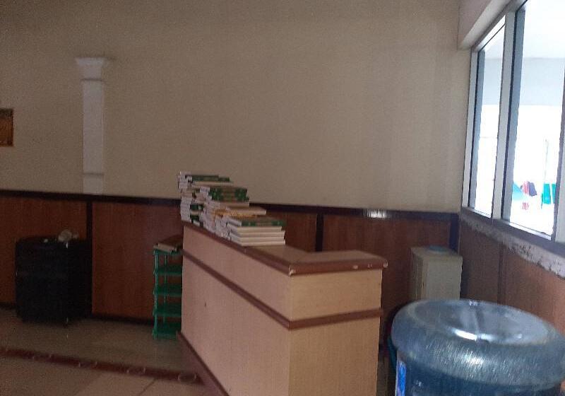 فندق Oyo 3303 Penginapan Putri Asih Sawarna