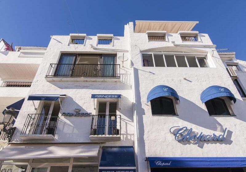 ホテル Paradise At Puerto Banus