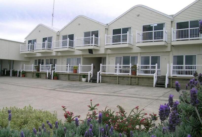 A Great Ocean View Motel