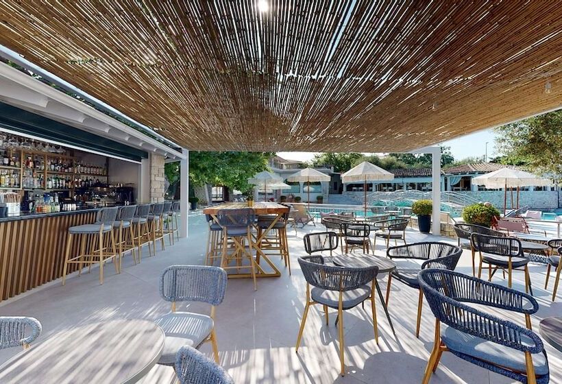 Acrotel Athena Residence