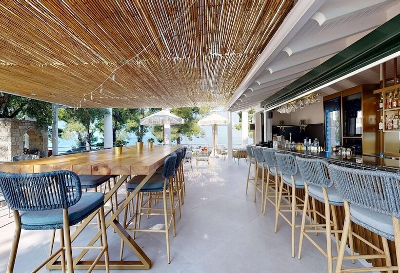 Acrotel Athena Residence