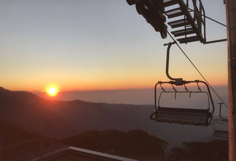 Общежитие Amber Lodge Mt Buller