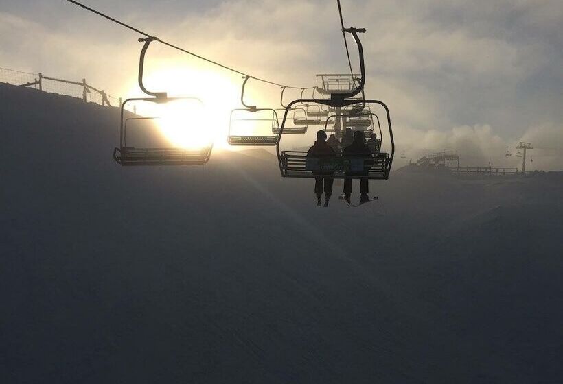 فندق صغير Amber Lodge Mt Buller