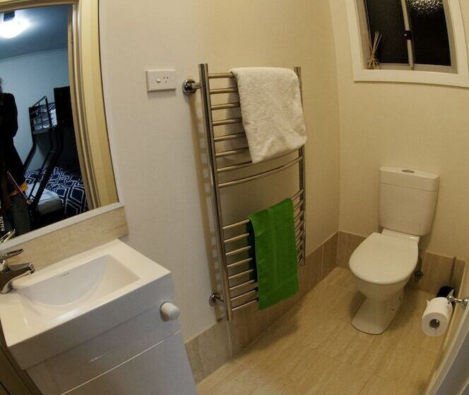 فندق صغير Amber Lodge Mt Buller