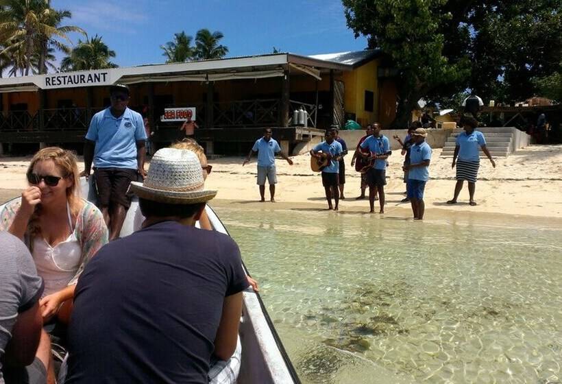 Общежитие Ratu Kini Backpackers & Dive Resort