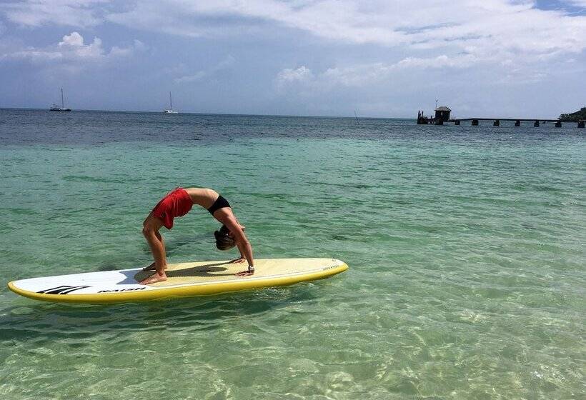 Общежитие Ratu Kini Backpackers & Dive Resort