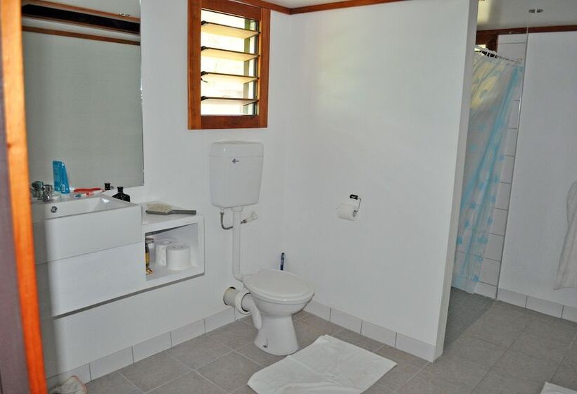 Общежитие Ratu Kini Backpackers & Dive Resort