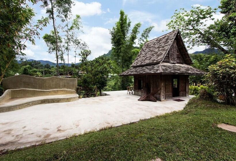 Baan Kaew Mongkorn