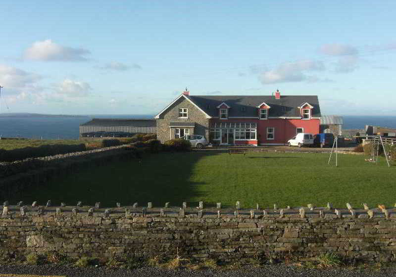 민박 Doonagore Farmhouse