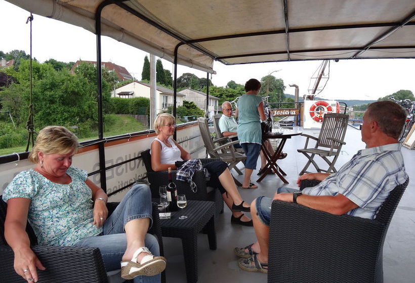 ベッドアンドブレックファースト La Belle Fleur