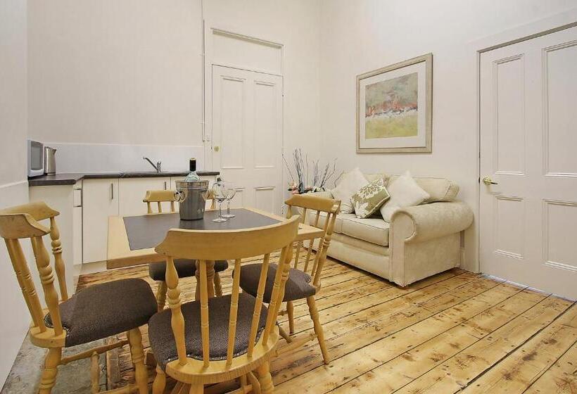 Bed and Breakfast The Old Priory