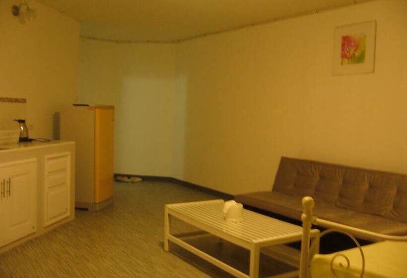 Chan Kim Don Mueang Airport Guest House