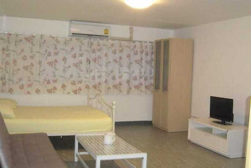 Chan Kim Don Mueang Airport Guest House