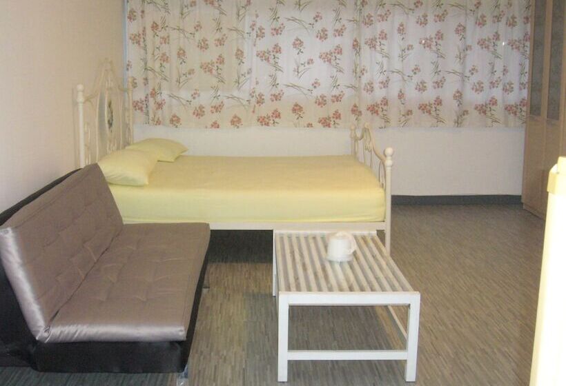 Chan Kim Don Mueang Airport Guest House