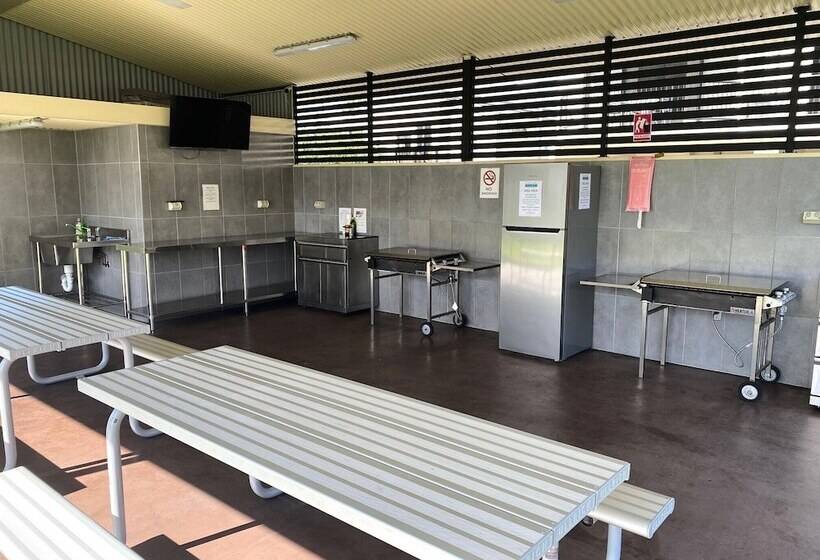 City Ville Apartments And Motel