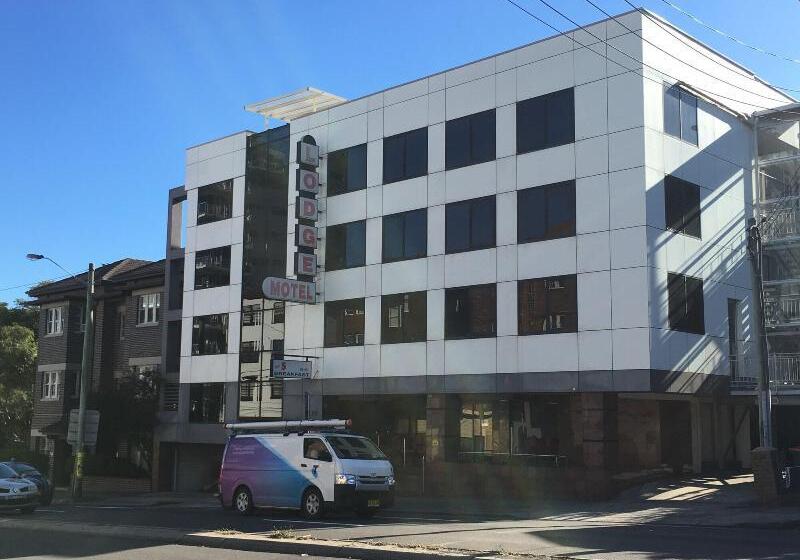 Edgecliff Lodge Motel