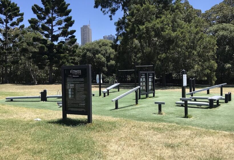 Edgecliff Lodge Motel