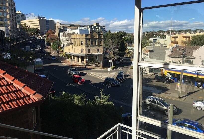 Edgecliff Lodge Motel