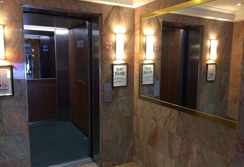 Edgecliff Lodge Motel