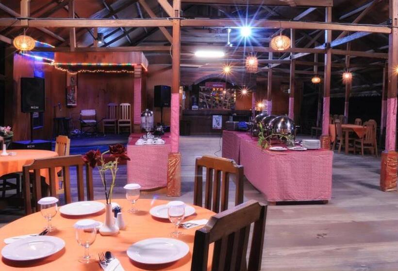 فندق Amazing Beach Resort Palu