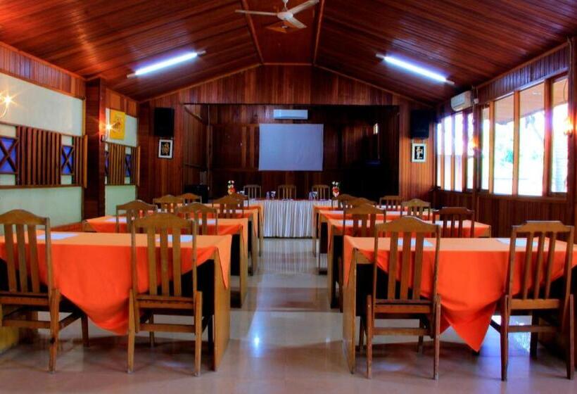 فندق Amazing Beach Resort Palu