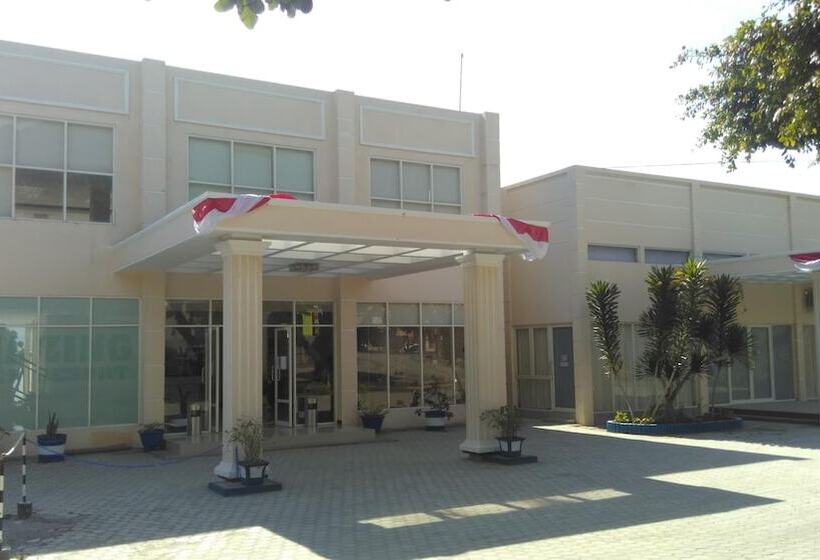 هتل Amazing Beach Resort Palu