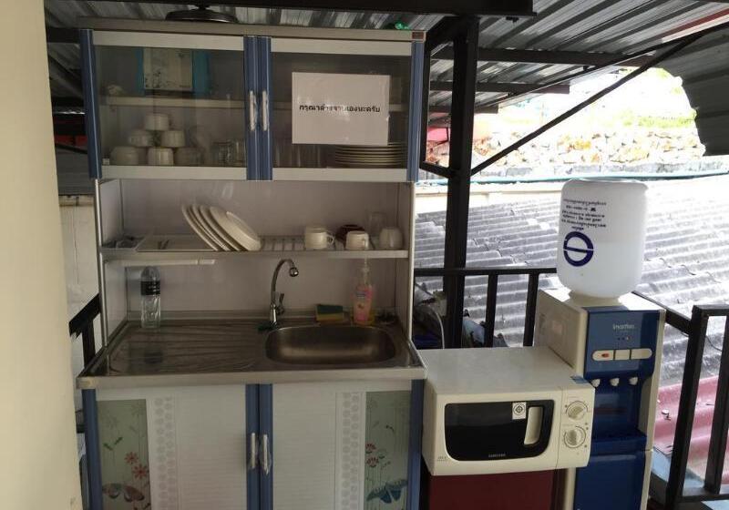 Отель Baan Kaew Ruen Kwan